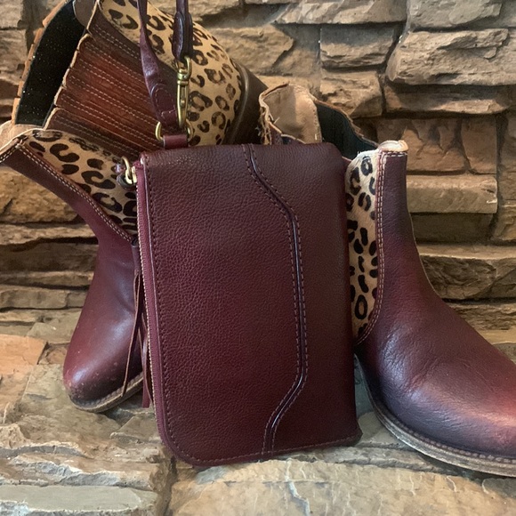 Frye Paige Wristlet - Picture 6 of 15